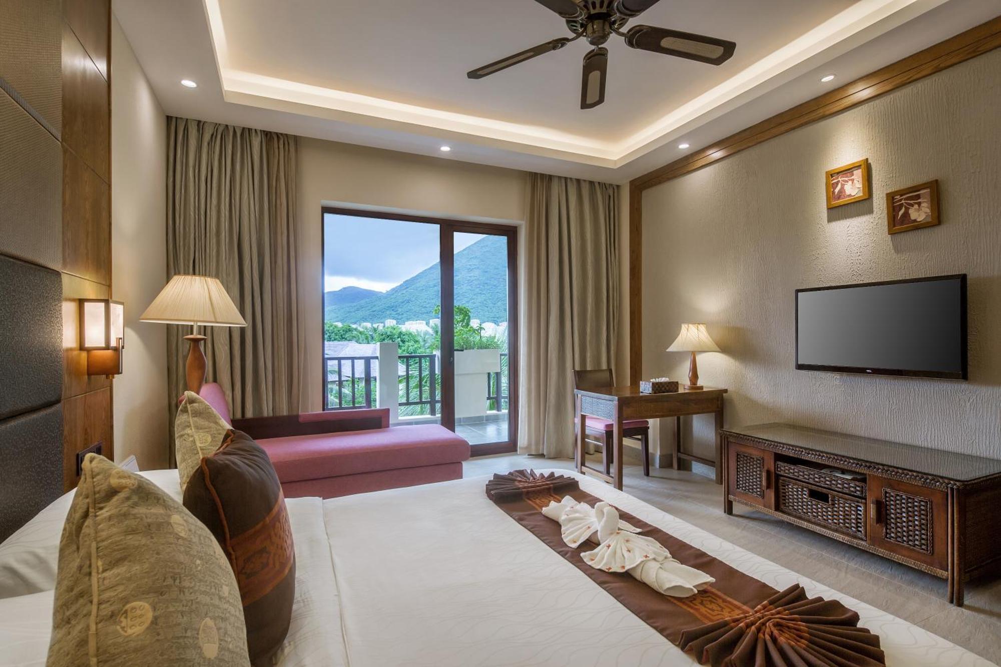 Sanya Yalong Bay Villas & Spa Exterior photo